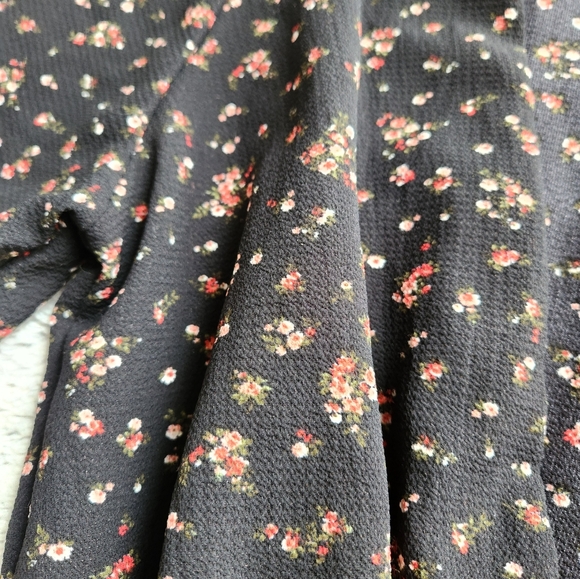 2/$30 Floral Flowy Romper - Picture 4 of 8